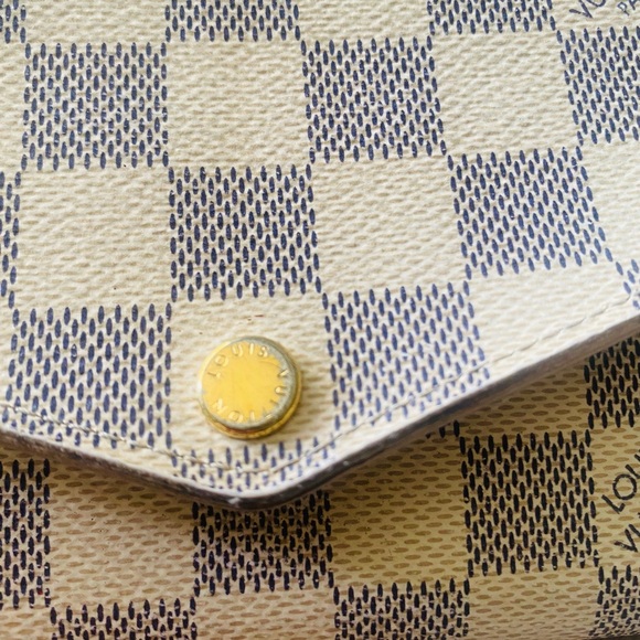 Louis Vuitton Damier Azur Wallet - Cream and Blue (Sarah Wallet) - Picture 2 of 12